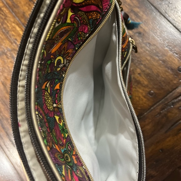 Sakroots crossbody bag with little owl. Great condition. - Picture 7 of 9